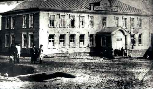 Начальное Народное училище. Фото 1910-х годов.