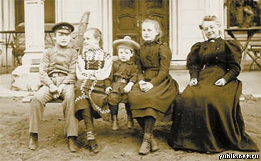 Семья Флорентия была особенно многочисленна: сыновья — Александр, Василий, Борис; дочери — Лидия, Мария, Ольга, Нина, Елена.