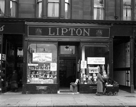 Первый магазин Lipton.
